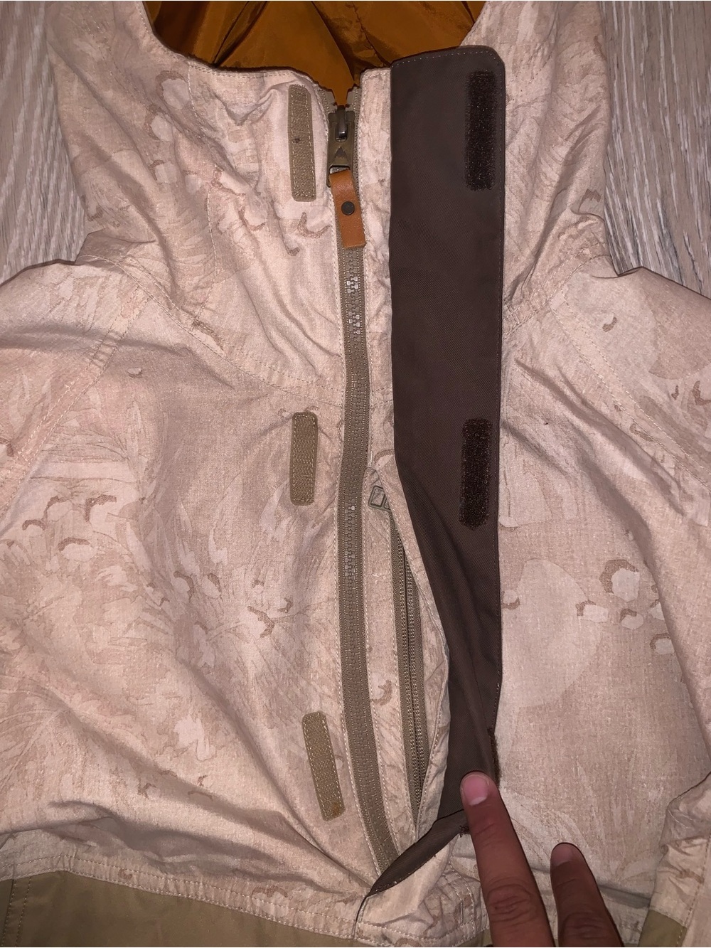 Burton Frostner 2L Anorak Snowboard Jacket Snowfall Camo Size; Medium - Picture 9 of 16